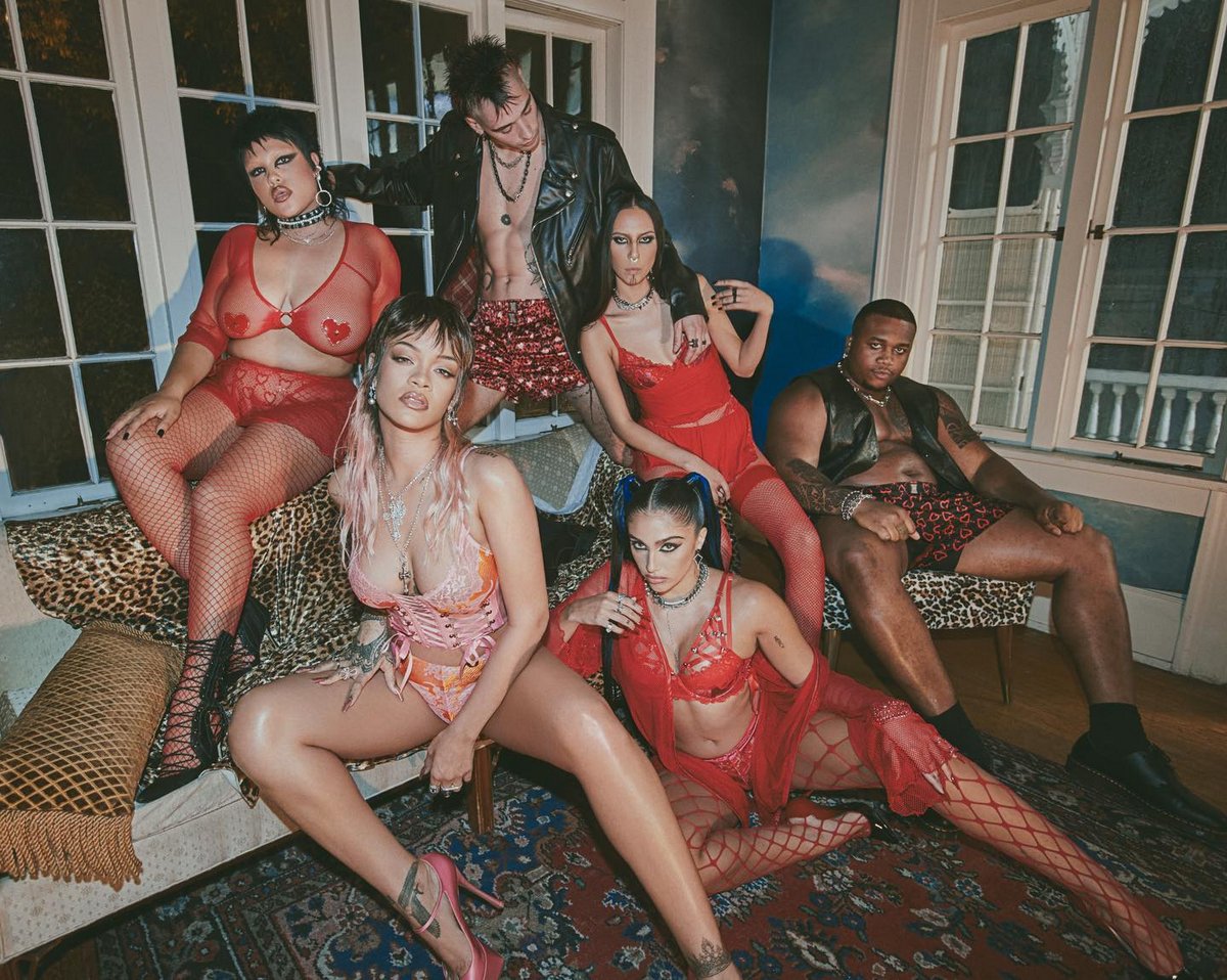 Rihanna lance une gamme de lingerie pour hommes juste à temps pour la Saint-Valentin