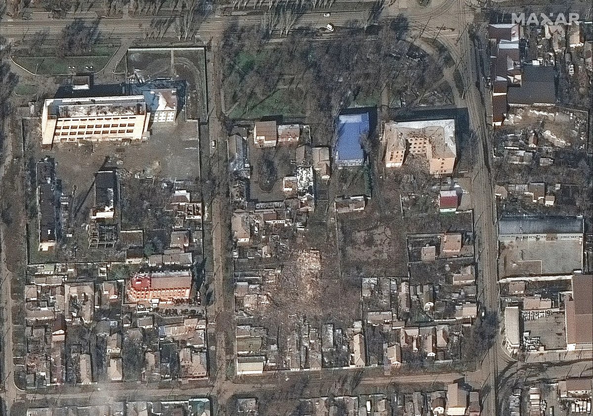Ces images avant et après montrent la destruction de villes d’Ukraine