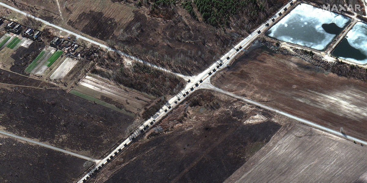 Des images satellites montrent un convoi de véhicules militaires russes de 65 km de long se rapprochant de Kiev