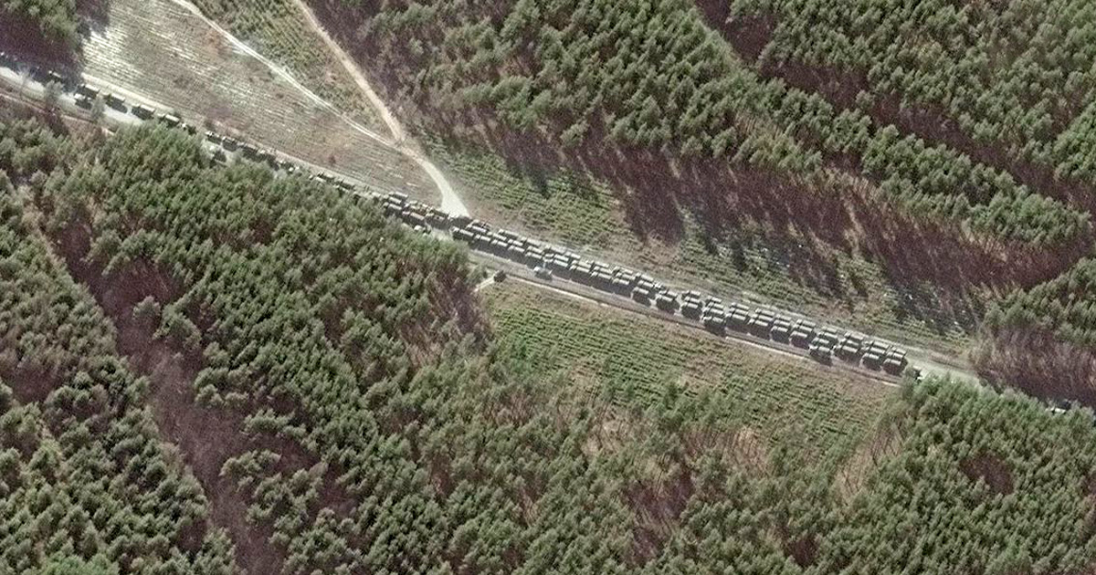 Des images satellites montrent un convoi de véhicules militaires russes de 65 km de long se rapprochant de Kiev