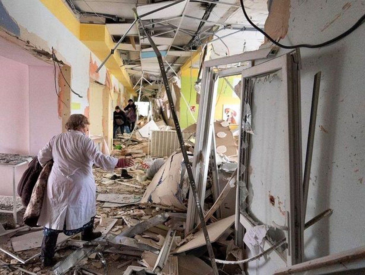 La Russie affirme que le bombardement d’un hôpital pour enfants en Ukraine est un « fake news »