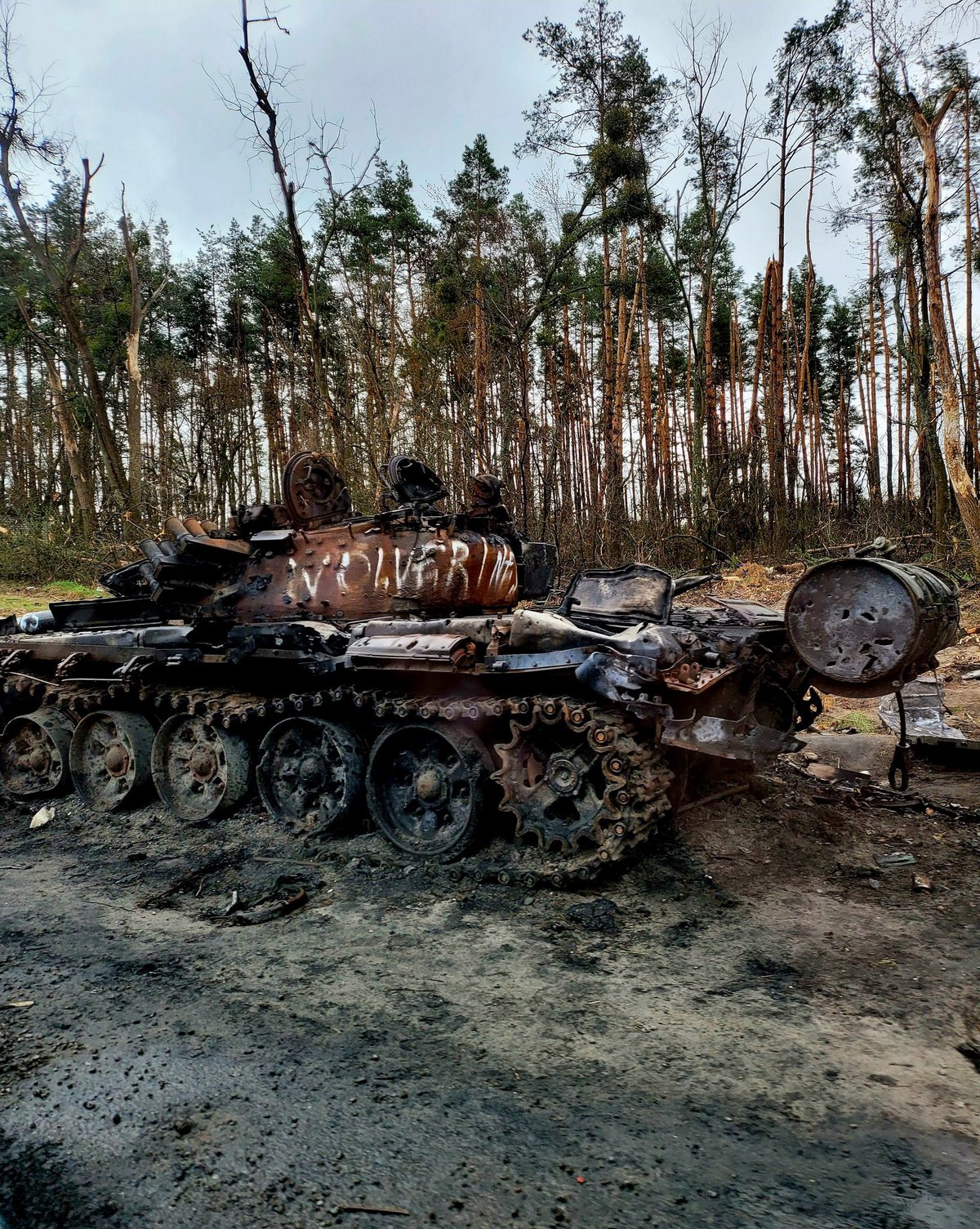Voici la raison effrayante pour laquelle le mot « Wolverines » est écrit sur des chars russes détruits