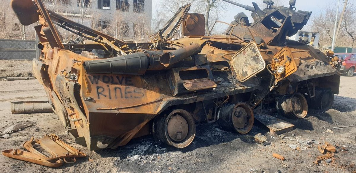 Voici la raison effrayante pour laquelle le mot « Wolverines » est écrit sur des chars russes détruits