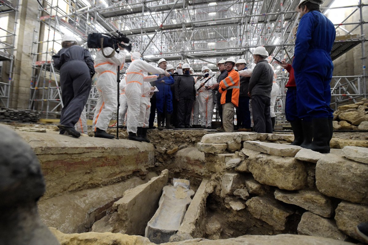 Ce sarcophage mystérieux découvert sous les ruines de Notre-Dame va être ouvert