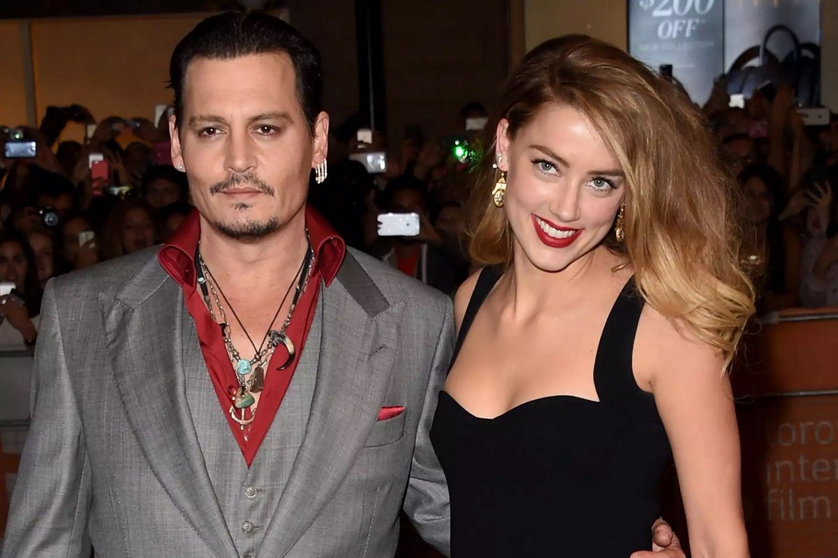 Amber Heard révèle comment Johnny Depp a enfoncé ses doigts en elle à la recherche de cocaïne