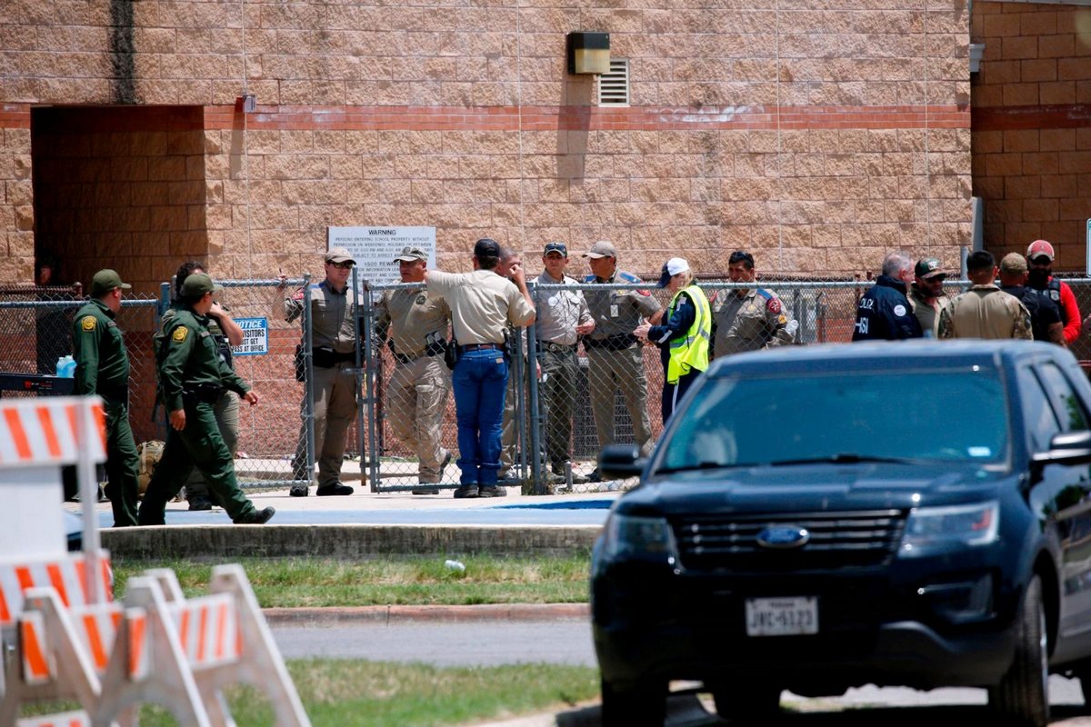 Au moins 21 personnes sont mortes lors d’une fusillade dans une école primaire au Texas