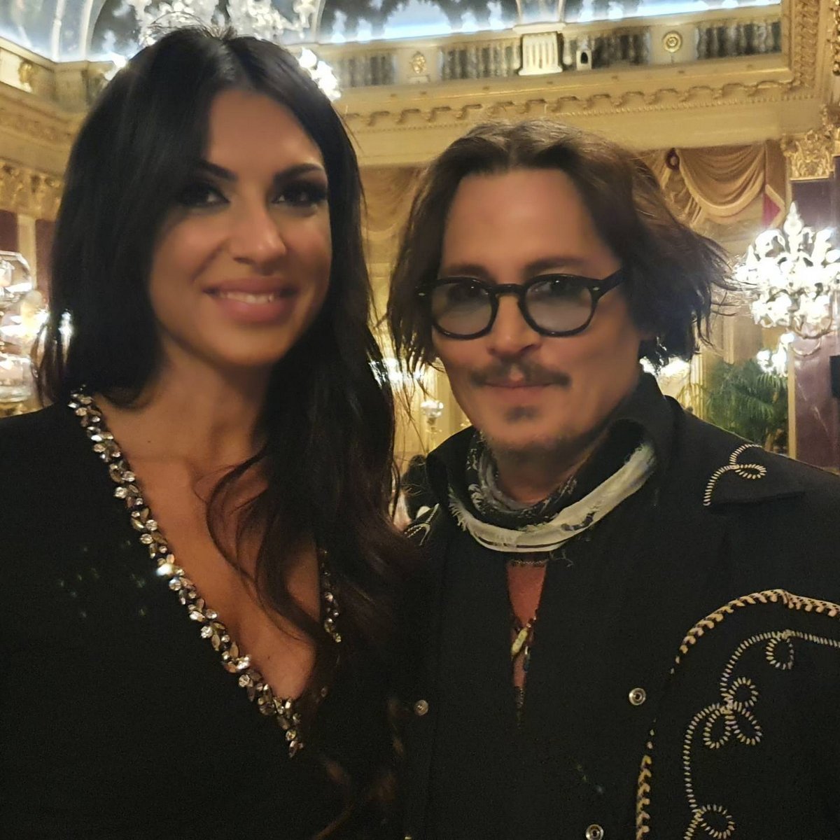 Johnny Depp reçoit le soutien d’une organisation de lutte contre les violences faites aux femmes dirigée par l’ancienne Miss Italie