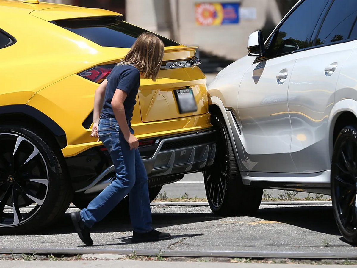 Le fils de 10 ans de Ben Affleck percute une autre voiture avec une Lamborghini à 250 000 €