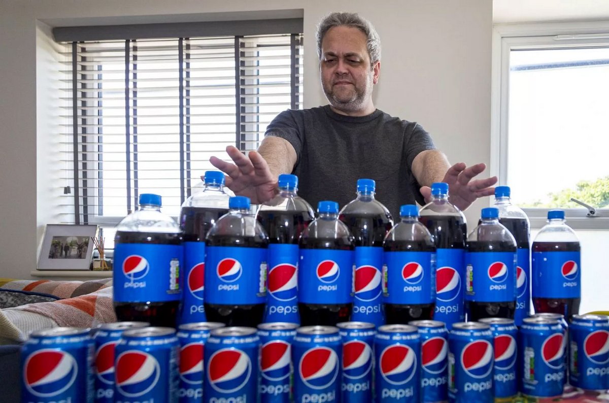 Un homme accro au Pepsi a bu 30 canettes par jour pendant deux décennies