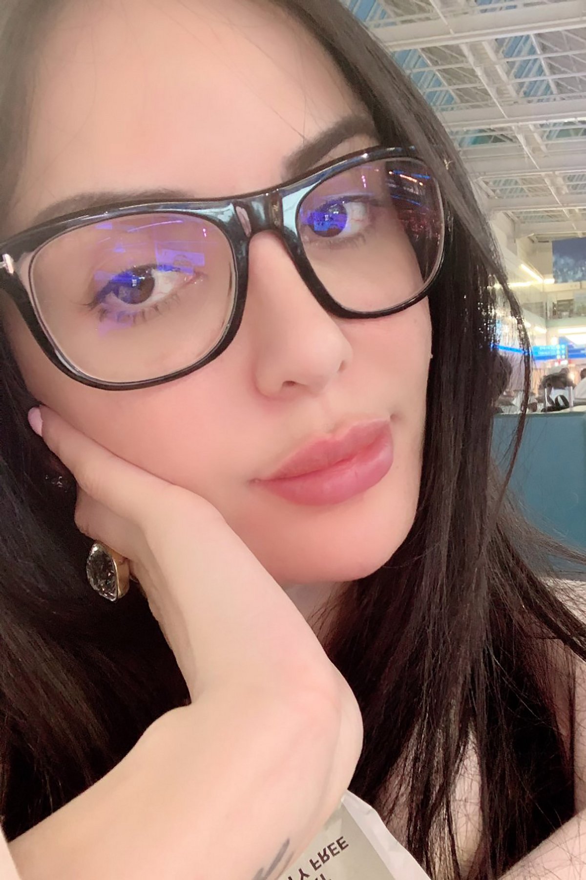 « J’ai payé 600 000 € pour ressembler à Kim Kardashian et je viens de payer 120 000 € pour tout inverser »