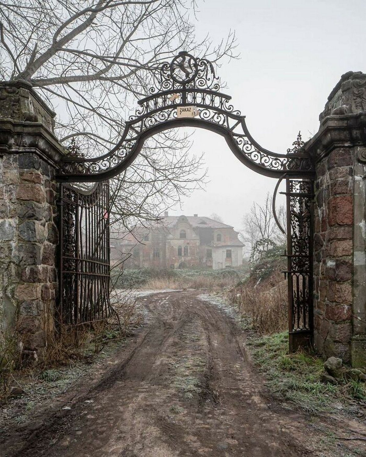 Ces photos glauques de lieux abandonnés ont été partagées par cette page en ligne ! Par Janvier Doyon Lieux-abandonnes-magnifiques-020