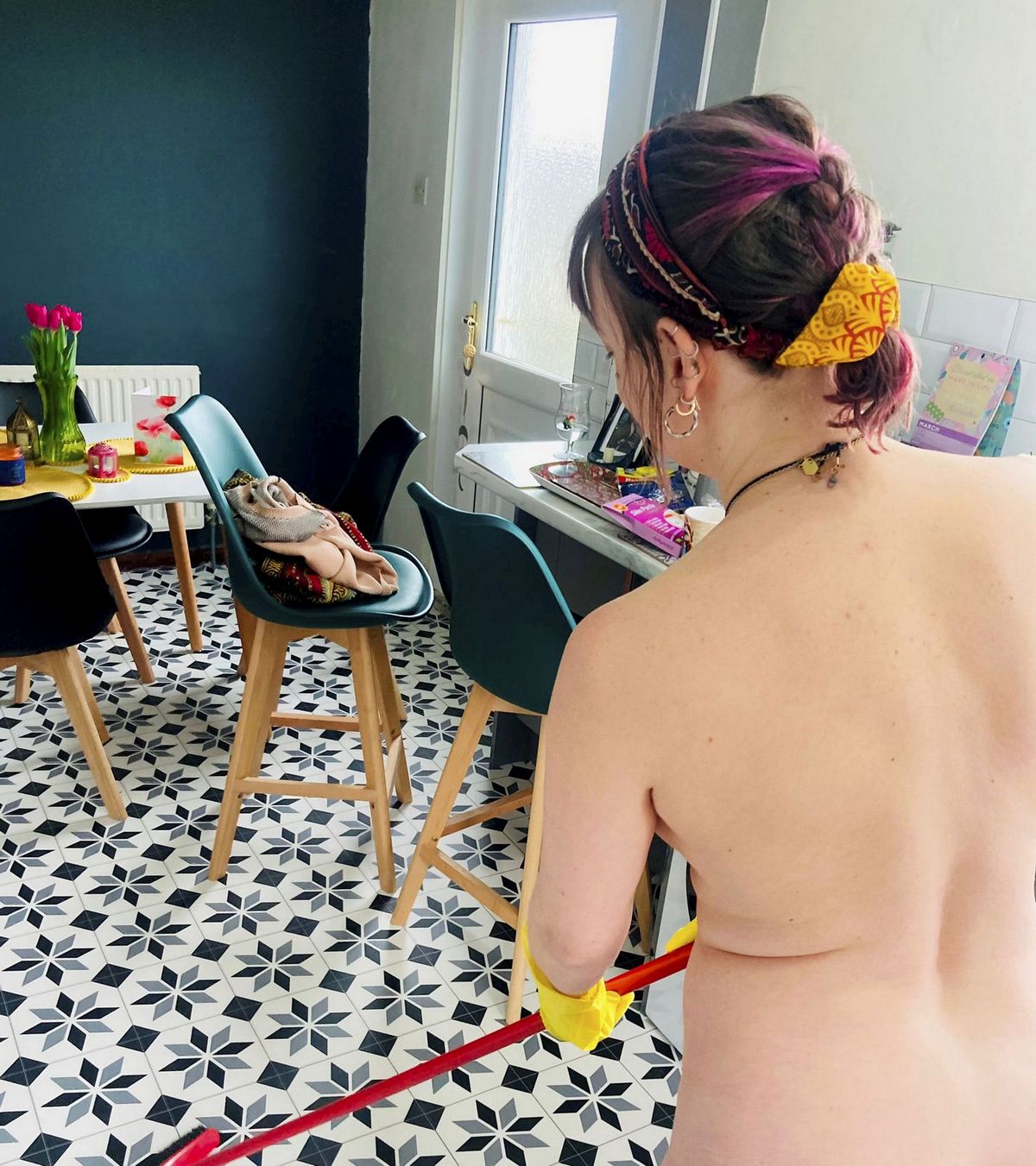 Une femme de ménage nue qui facture 60 € lheure parle des clients « bizarres » quelle rencontre photo