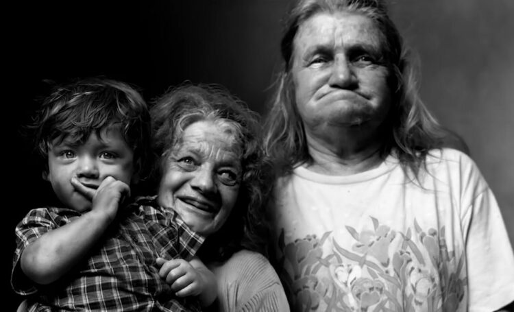 Un Regard Intime Sur L une Des Familles Les Plus Consanguines Du Monde un-regard-intime-sur-l-une-des-familles-les-plus-consanguines-du-monde