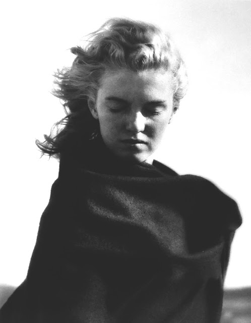 marilyn-monroe-andre-de-dienes-1945-04