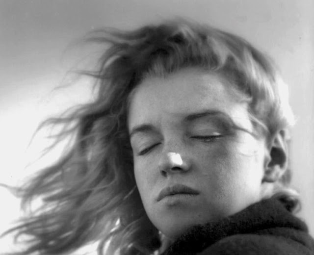 marilyn-monroe-andre-de-dienes-1945-08