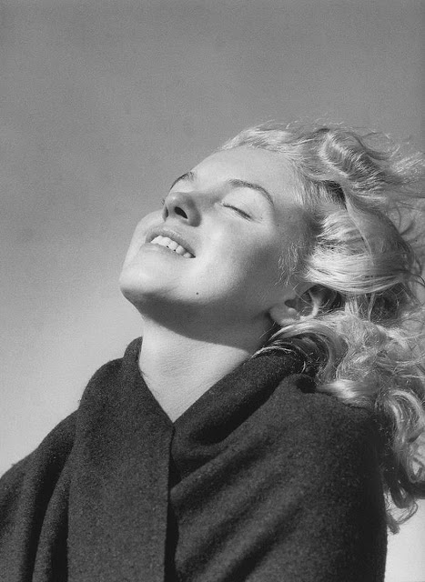 marilyn-monroe-andre-de-dienes-1945-09