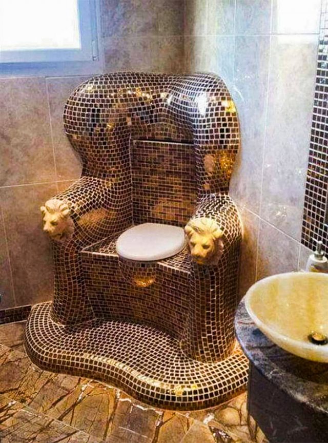 22-toilettes-de-l-enfer-construites-par-des-gens-qui-n-en-ont