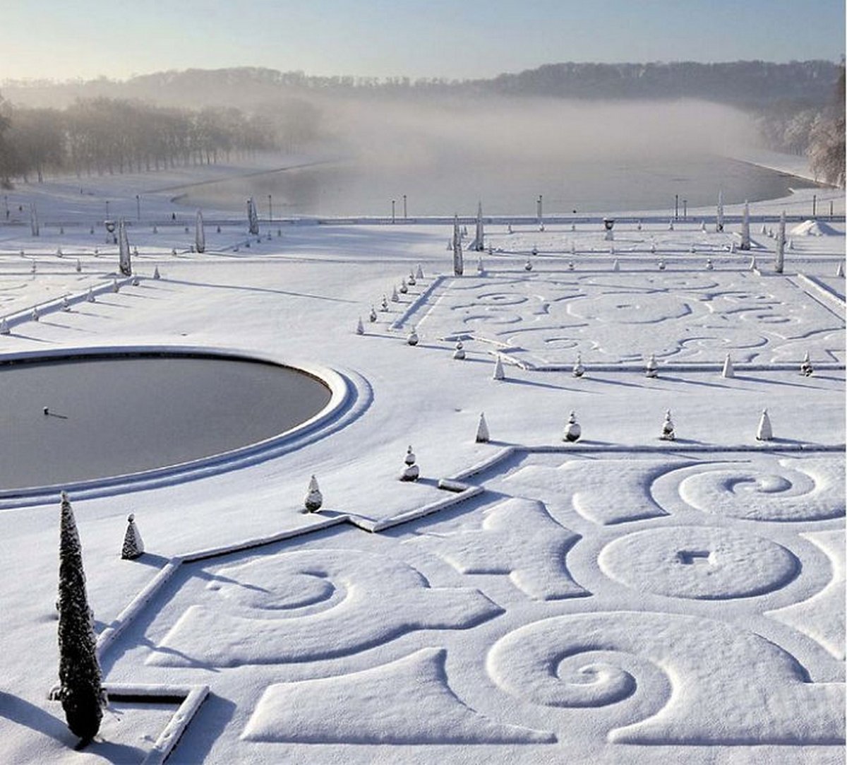 De la neige à Versailles, en France