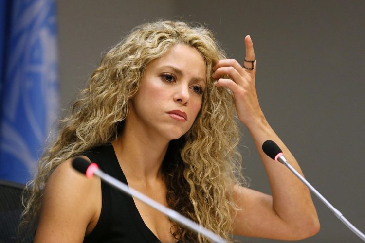 Shakira risque huit ans de prison après avoir été renvoyée devant un