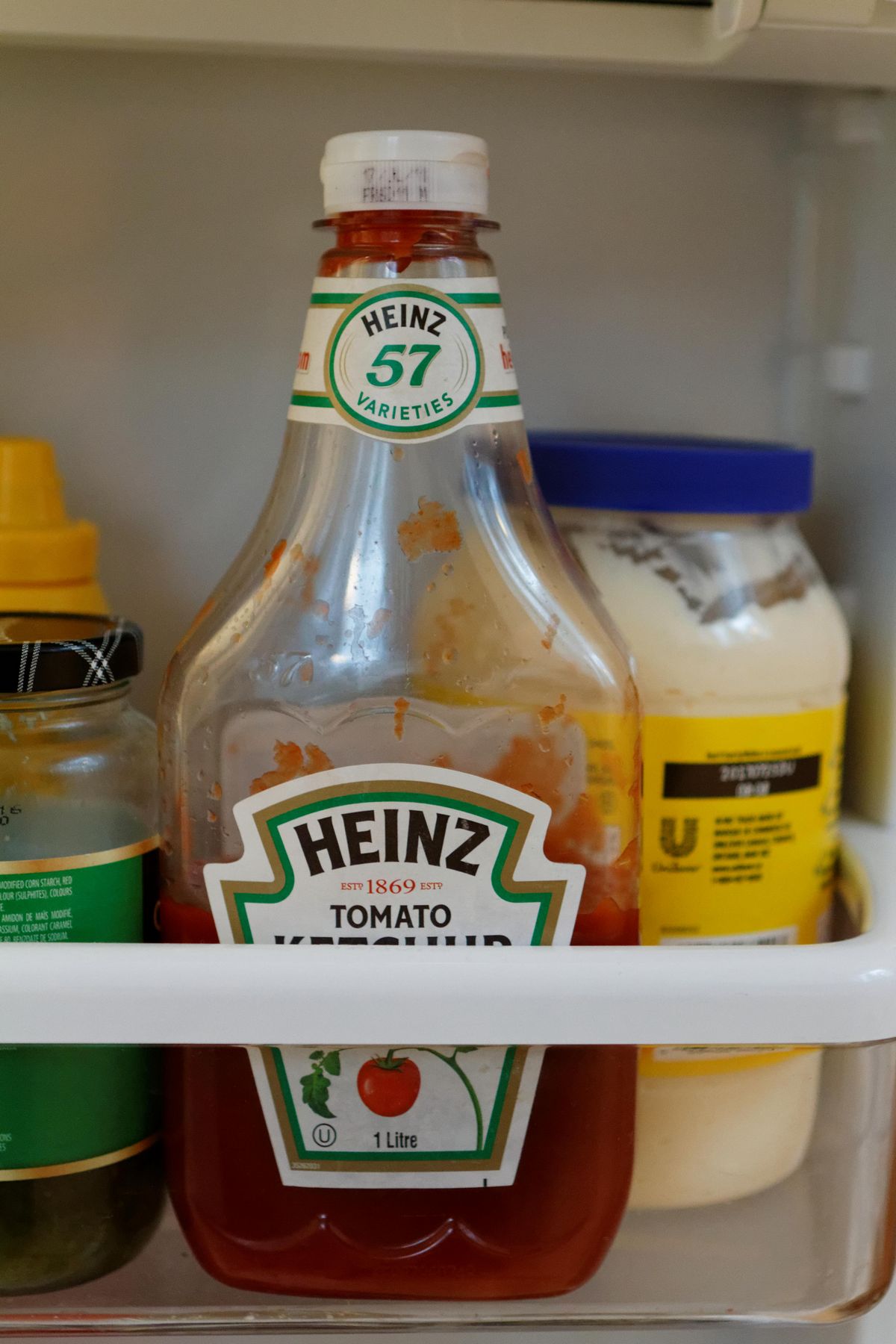 Selon Heinz, la réfrigération permet de conserver la saveur acidulée de son ketchup.