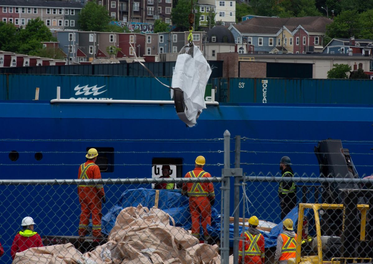 Un collectif d’organisations internationales dont le BST, la GRC et les garde-côtes américains, étudie actuellement les raisons potentielles de l’implosion du submersible.