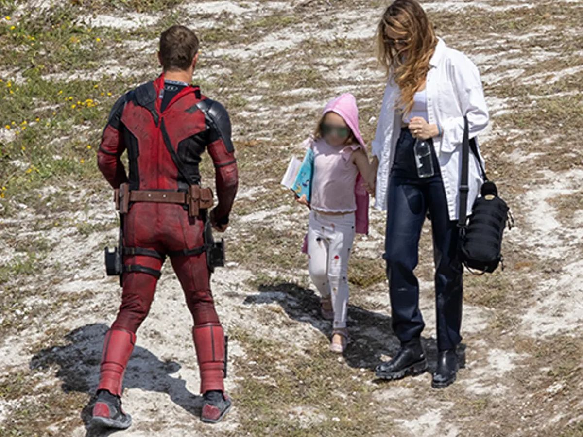 Blake Lively est arrivée sur le plateau de Deadpool 3 accompagnée de deux de ses quatre enfants pour passer du temps avec leur père et son mari, Ryan Reynolds.