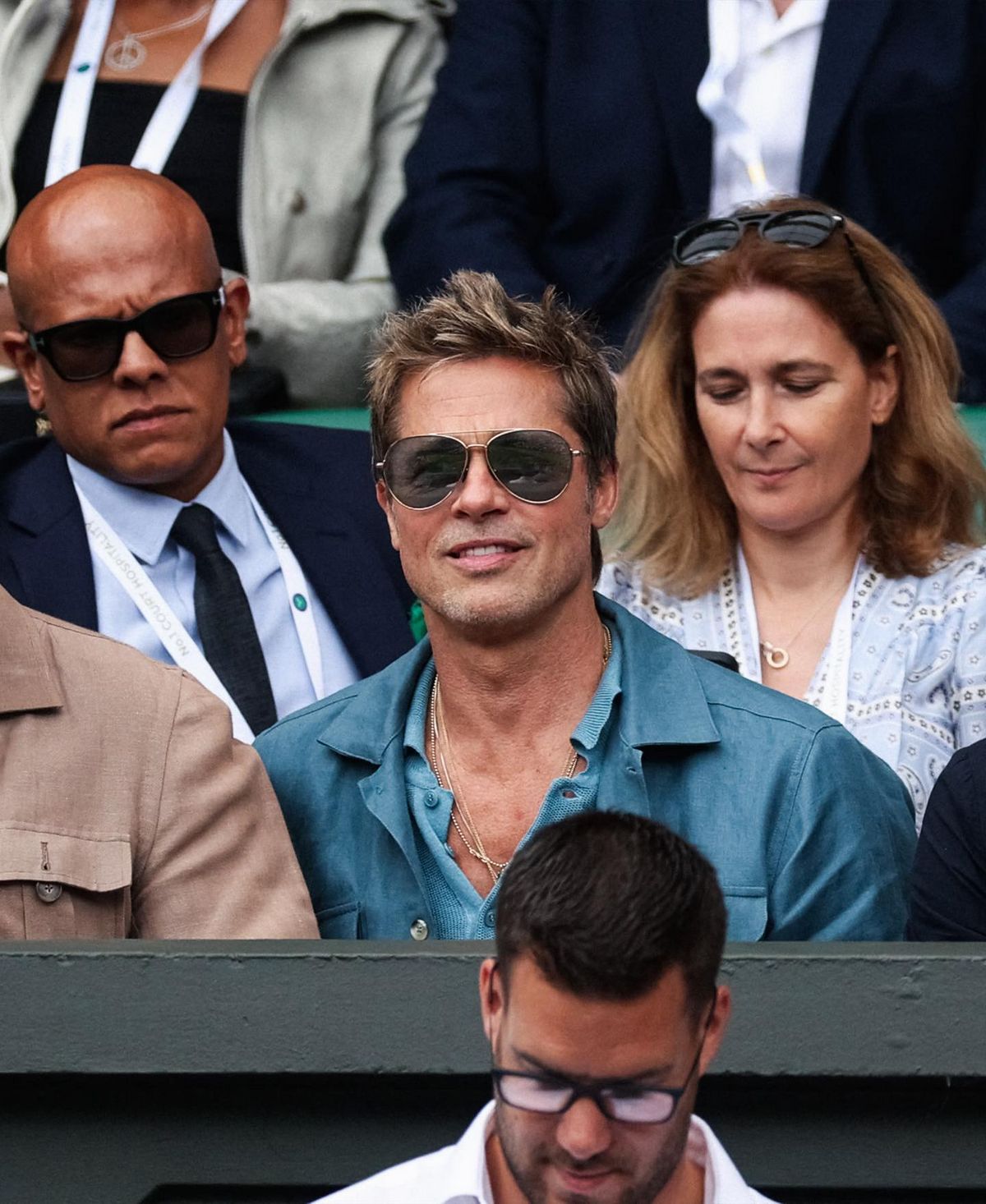 Brad Pitt a émerveillé les spectateurs avec son charme intemporel lors de la dernière journée du tournoi de Wimbledon.
