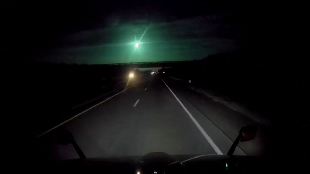 En Louisiane, une boule de feu vert a illuminé le ciel, alimentant une vague de panique parmi les habitants qui ont spéculé sur d'éventuels liens avec des extraterrestres.