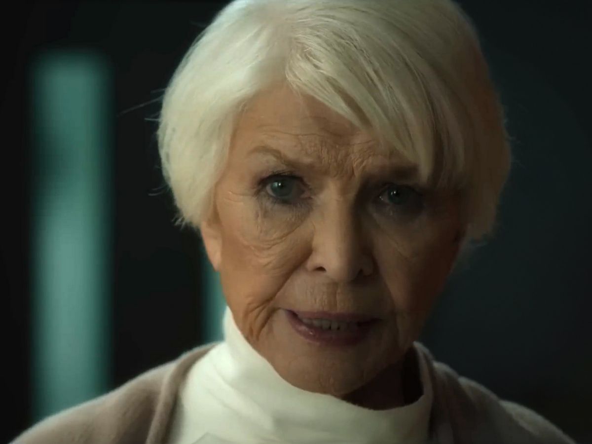 Ellen Burstyn, qui a captivé le public dans le film original L’Exorciste, est de retour et reprendra son rôle de Chris MacNeil.