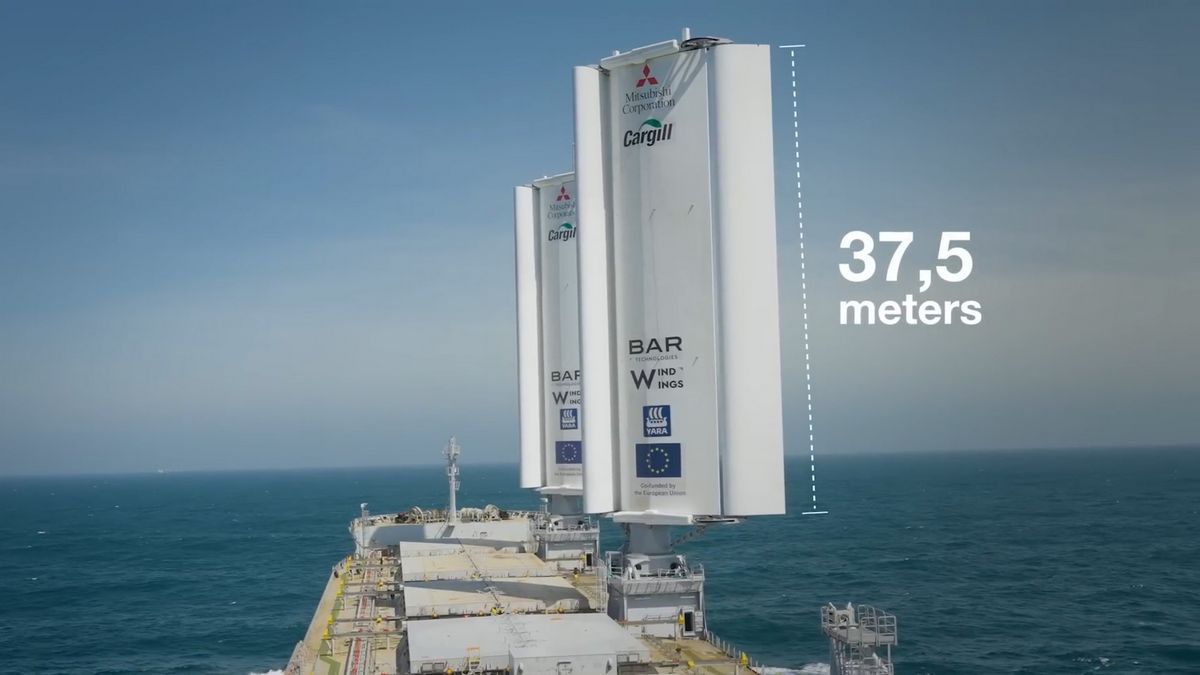 Les voiles, d'une hauteur de 37,5 m, pourraient réduire la consommation de carburant et les émissions.