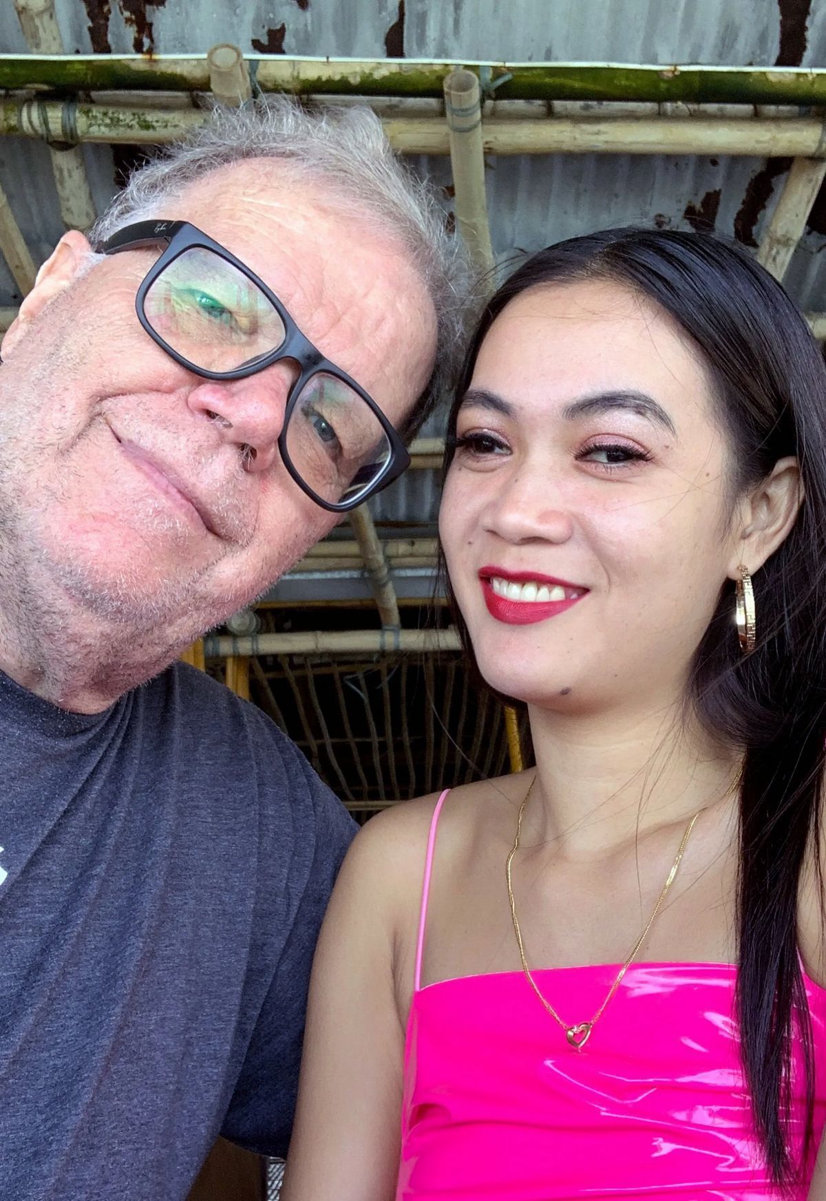 Les amoureux vivent à Bacolod, aux Philippines, où leur relation est acceptée, mais la famille de Joop désapprouve en raison de l'âge de Rona. Crédit photo : Joop Evers