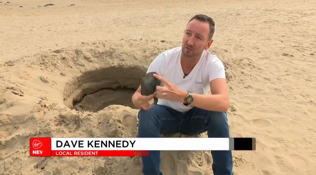 Virgin Media News a rapporté la découverte et interviewé Dave Kennedy, passionné d'astrophysique, qui pensait que le trou pouvait avoir été créé par un météorite.