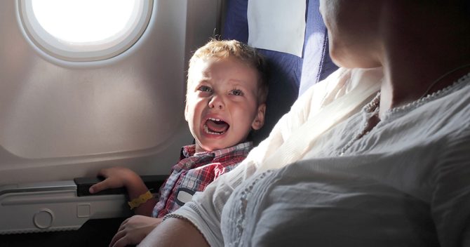 Une compagnie aérienne lance une zone sans enfants réservée aux adultes et déclenche un débat